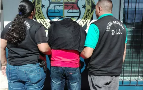 Capturan a menor por crimen de celador en Las Lomas