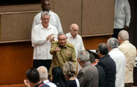 Cuba borra al "comunismo" de su constitución y abre paso al matrimonio gay
