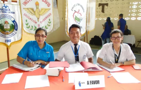 Estudiantes de 13 colegios se disputarán la Copa Nacional de Debate  
