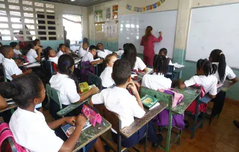 Agenda País 2019-2024: 'Los  jóvenes son preparados, literalmente, para el desempleo'