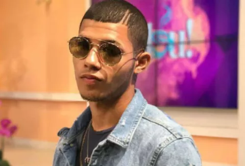 Cantante de reggae El Boza y su equipo sufren accidente de tránsito