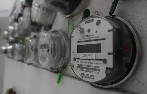 Generadoras y comercializadoras de energía deben absorber alza de tarifa