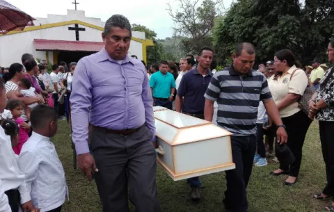 Despiden a estudiante del IPTC atropellado por un bus colegial