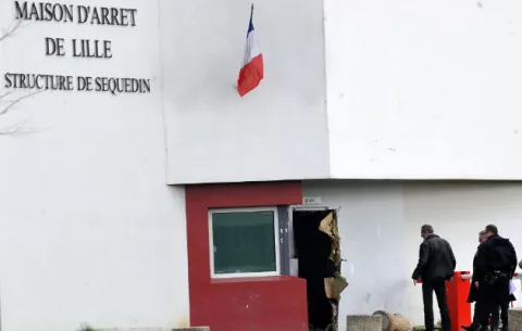 Se fuga en helicóptero de uno de los presos más famosos de Francia