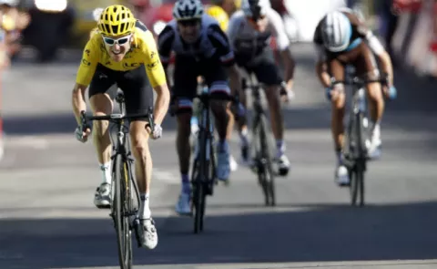 Sagan gana etapa y británcio Thomas sigue de líder en el Tour de Francia