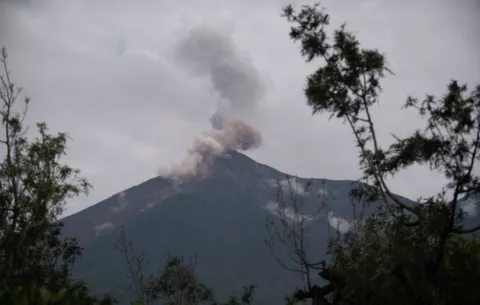 Suman 135 los muertos por la erupción del volcán de Fuego en Guatemala