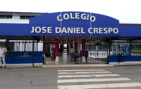 Denuncian a sujeto por actos libidinosos en colegio chitreano