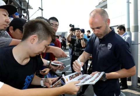 Iniesta llega a Japón, su nuevo hogar futbolístico