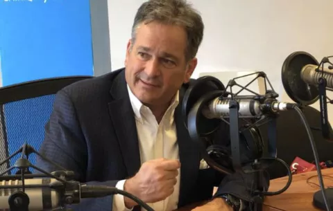 Navarro confirma que asistirá a debates presidenciales del PRD