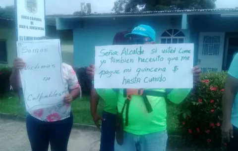 Colaboradores de Junta Comunal en Arraiján salen a protestar