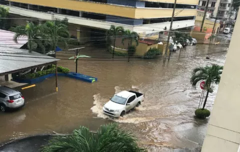 Lluvia afecta tráfico en la ciudad de Panamá