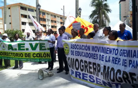 ¡Molestos! Protestan en la ciudad de Colón y Chiriquí por alza a la tarifa eléctrica