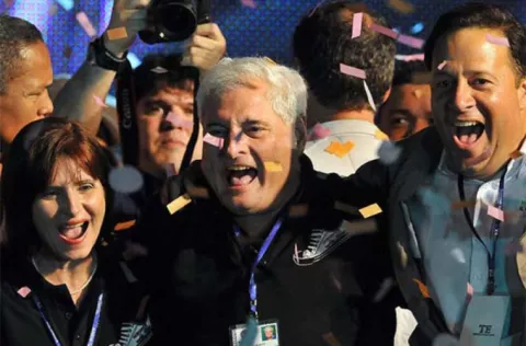 Encuesta del PRD pone a Martinelli de N.°1 y a Varela en el sótano