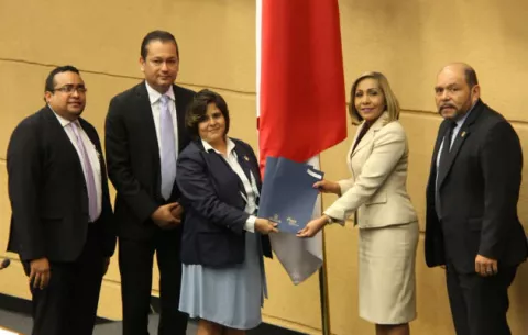 MEF propone regular los 'call centers' y activos intangibles