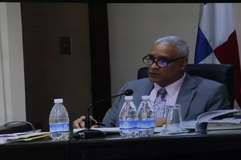 Defensa de Martinelli insiste en especificaciones en la acusación