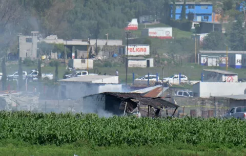 Al menos 24 muertos y 49 heridos en explosión de polvorín en México