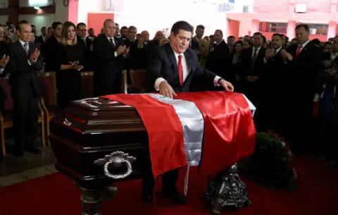 Presidente paraguayo despide a ministro fallecido en accidente de avioneta 
