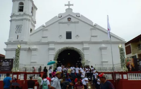 Una multitud de devotos acude a Las Tablas para festejar a "La Moñona" 