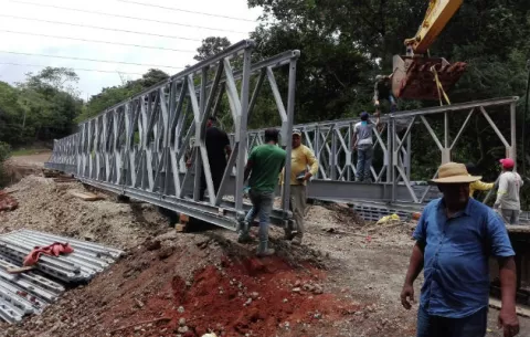 Declaran desierta licitación de puente vehicular y peatonal