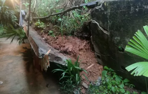 Fuertes lluvias causan deslizamientos de tierra en el Oeste 