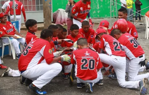 Panamá A acaba con el invicto de Nicaragua en la Serie Latina Infantil