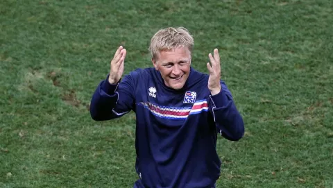 Técnico odontólogo de Islandia renuncia al cargo