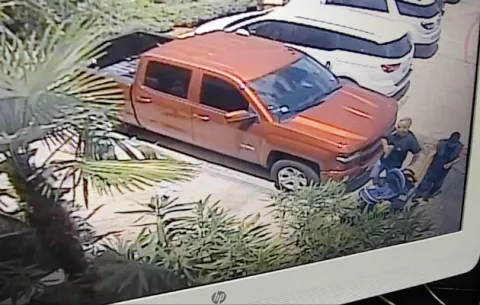 Roban un tiburón oculta en un carrito para bebés de un acuario de Texas