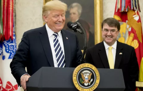 Trump dispuesto a cerrar el Gobierno si no logra fondos para el muro