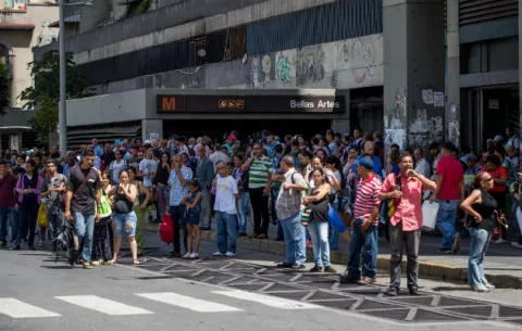 Caos en varios estados venezolanos por apagones 