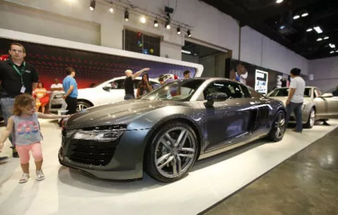 Más empresas podrían prescindir de su personal por bajas ventas de autos