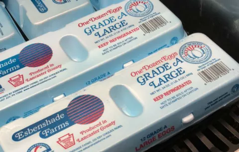 Denuncian venta de huevos importados que vencen en noviembre