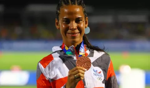 Andrea Ferris logra bronce 