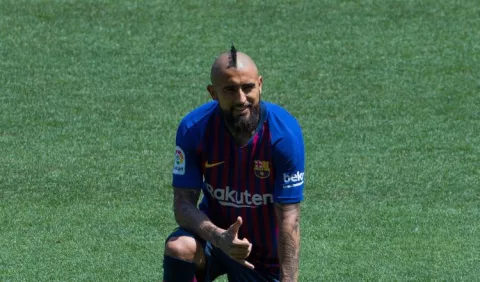 Vidal entrena con el Barcelona