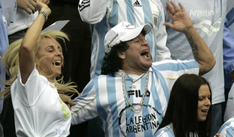 Maradona demanda