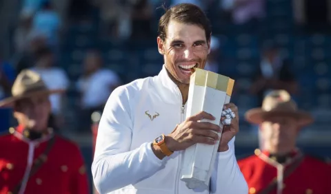 Rafael Nadal se aleja de Federer