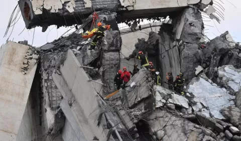 Identifican  a 19 víctimas del derrumbe  del tramo de un puente en la ciudad de Génova 