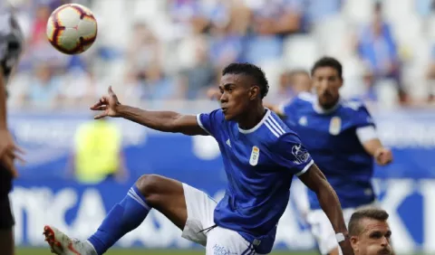 Bárcenas, bien en su debut con Real Oviedo