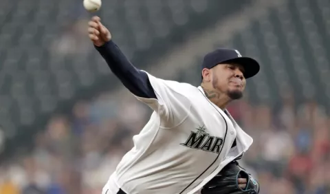 Félix Hernández supera marca de  Andy Pettitte