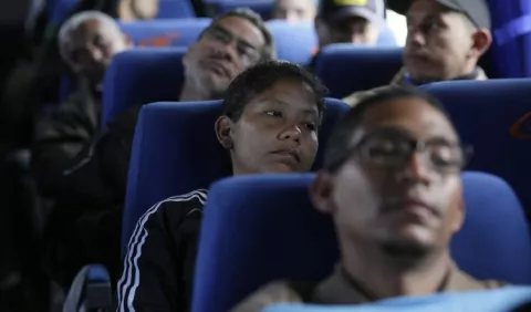 Unos 50,000 venezolanos gestionan  visado en Ecuador