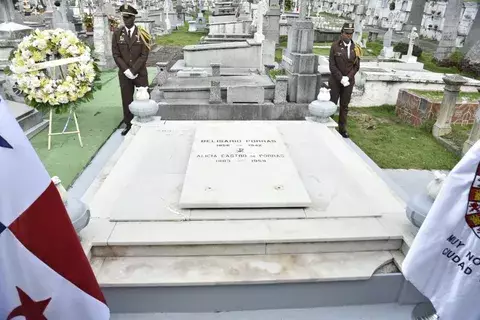 Alcaldía de Panamá rinde homenaje a la memoria del expresidente Porras