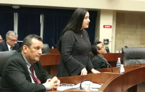  Athenas Athanasiadis aclara vínculo de colaboradores en planilla