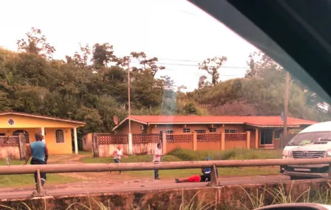 Hombre no sobrevivió a bala de sicario dentro de un bus, en Colón 