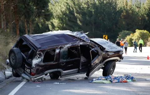 Accidente de autobús en Ecuador deja al menos 24 muertos 