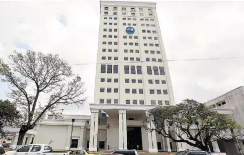 Ordenan levantar medidas cautelares a sobreseídos en caso CA