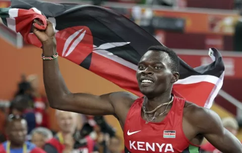 Campeón mundial de atletismo muere en accidente de tráfico