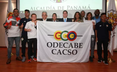 Panamá presenta la bandera de los Juegos Centroamericanos y del Caribe 2022
