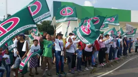 'Pusieron a votar gente en zonas rojas', denuncia Mario Martinelli