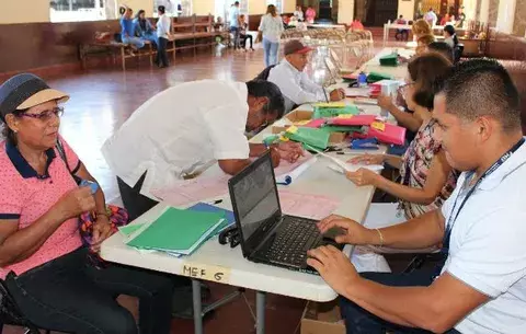 Panameños tienen hasta un año para retirar Cepadem
