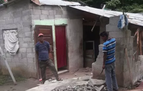 Familia en Chame pierde parte de su casa, mientras espera la de Techos de Esperanza