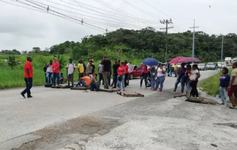 Cierran acceso a centro de acopio de combustible en Cativá